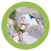 Anchor installation<br />
& Testing Anchor installation<br />
& Testing